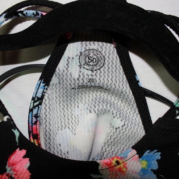 Adorable Floral Dress with Pockets! - Picture 7 of 7